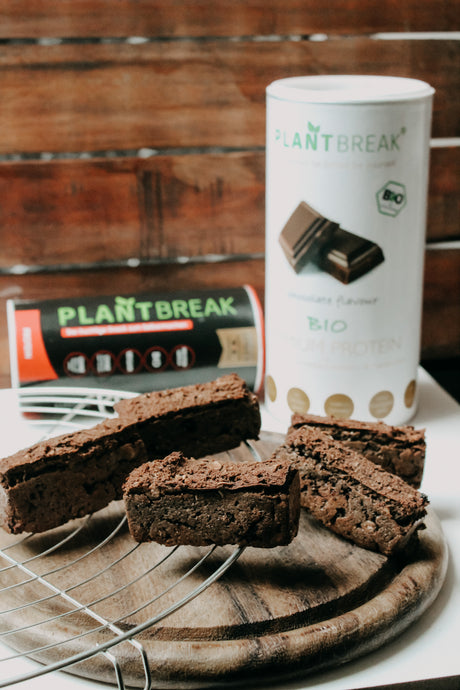 Proteinriegel meets Fitnessriegel | PLANTBREAK Eiweißriegel selber machen